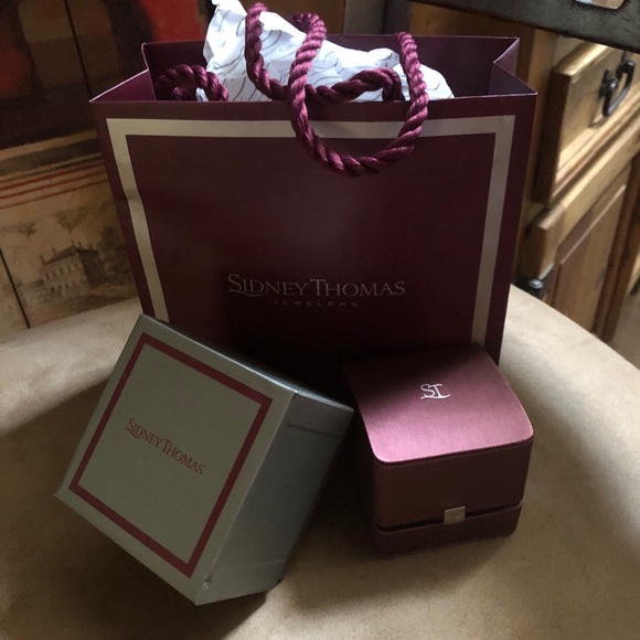 Sidney Thomas for Kay 14K Cross Over Diamond Ring - Picture 3 of 8